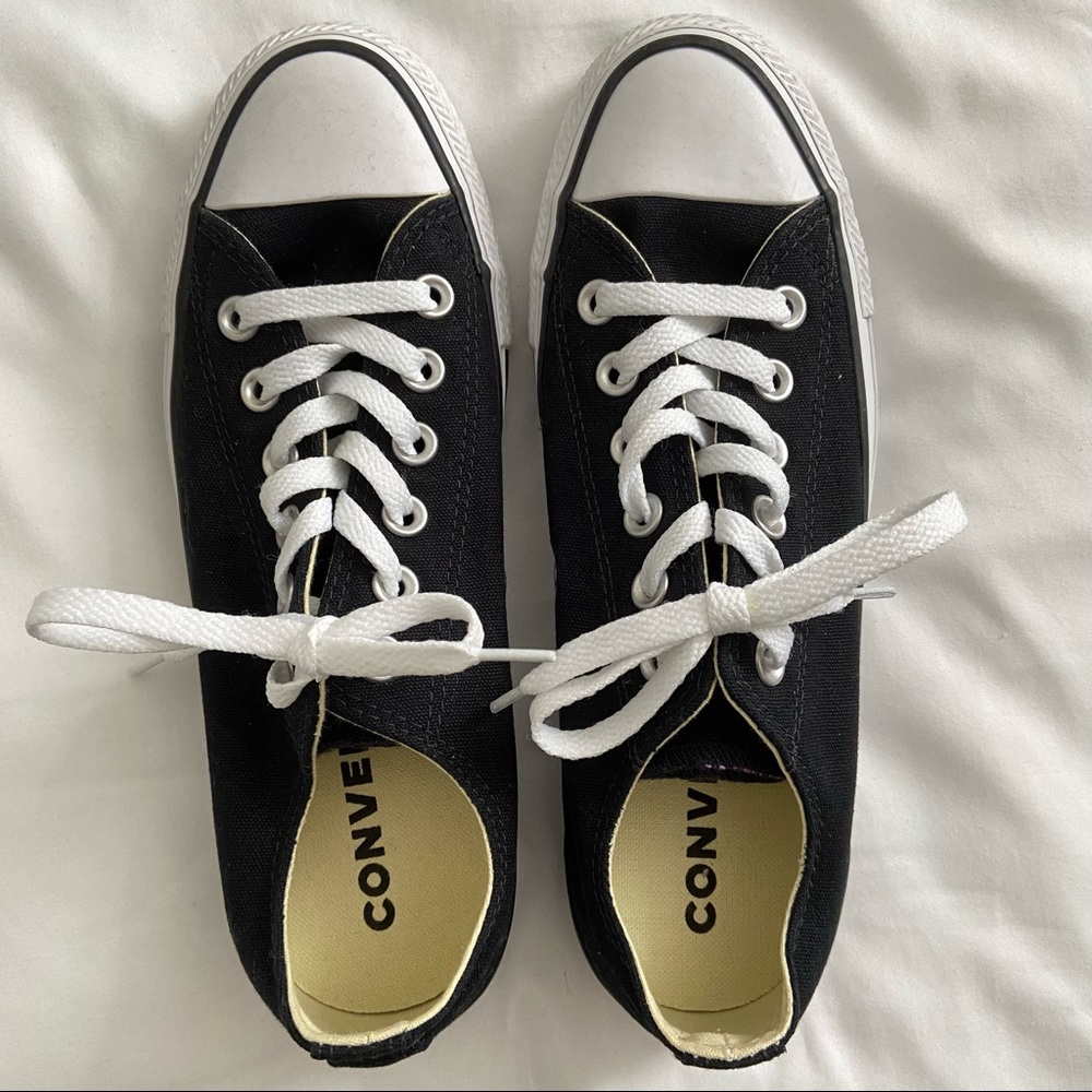 NWOT Black Low Top Converse All Star Size 7